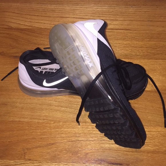 Nike Shoes - Nike Air Max DOS